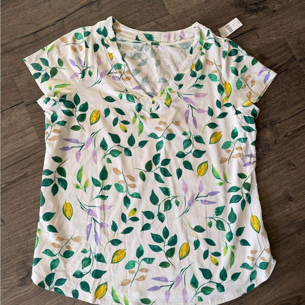 Lane Bryant Short Sleeve V-Neck Top size 14/16 - Picture 5 of 6
